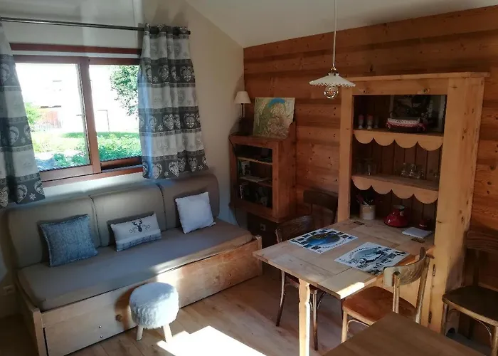 Le Gite De La Maison Soleil, Entre Lac Et Montagne