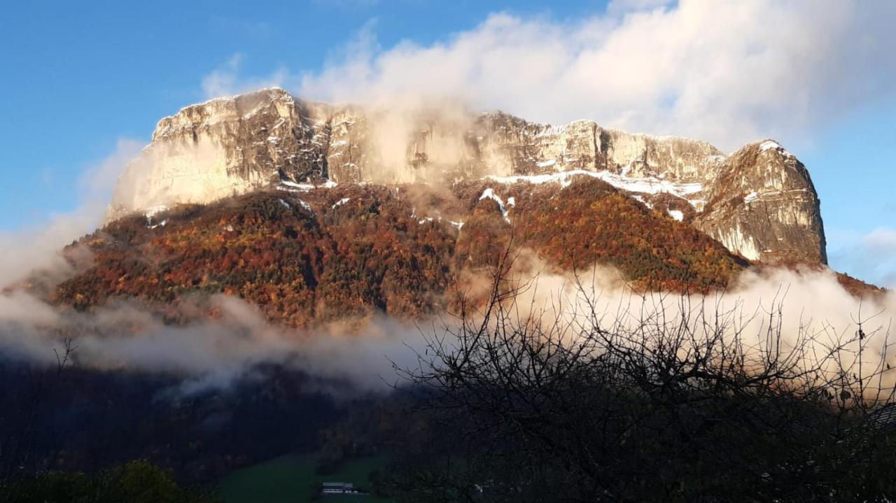 Le De La Maison Soleil, Entre Et Montagne Apartment *